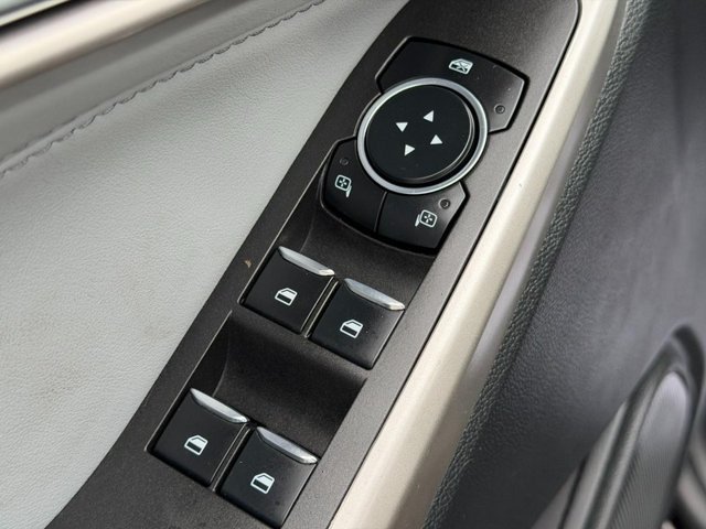 Used 2023 Black Ford XLT image 19