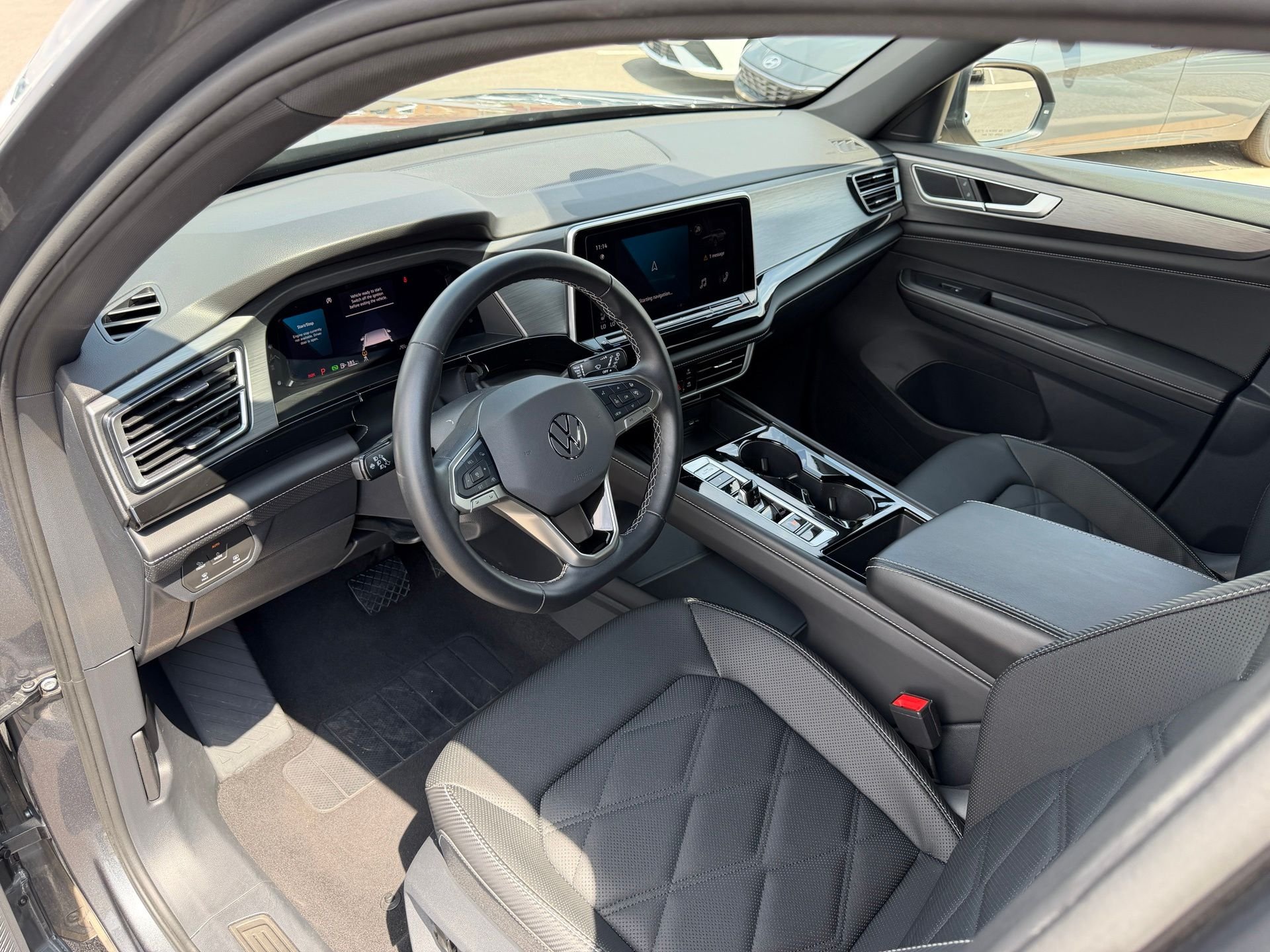 Used 2025 Gray Volkswagen 2.0T SE w/Technology image 23