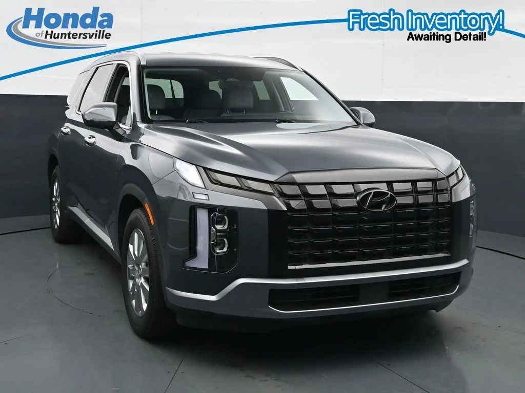 Used 2025 Graphite Hyundai SEL image 1