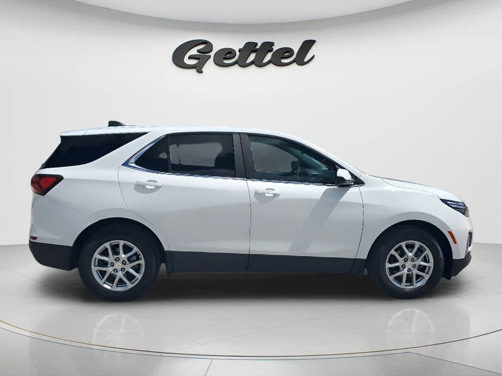 Used 2024 Summit White Chevrolet LT image 4