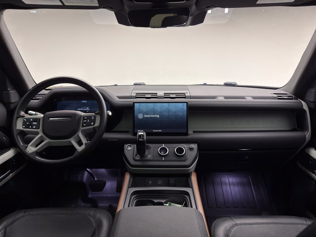 Used 2022 Santorini Black Metallic Land Rover SE image 6