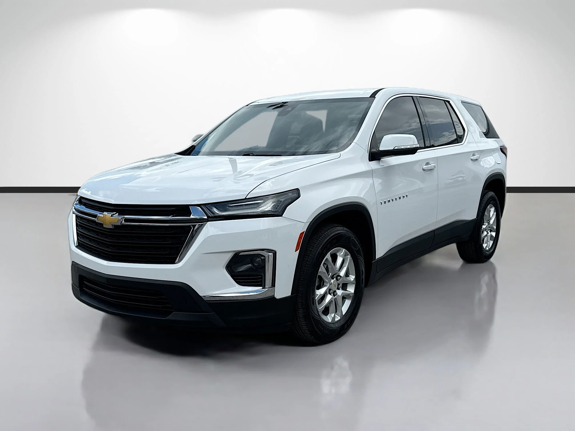 Used 2022 Summit White Chevrolet LS image 7