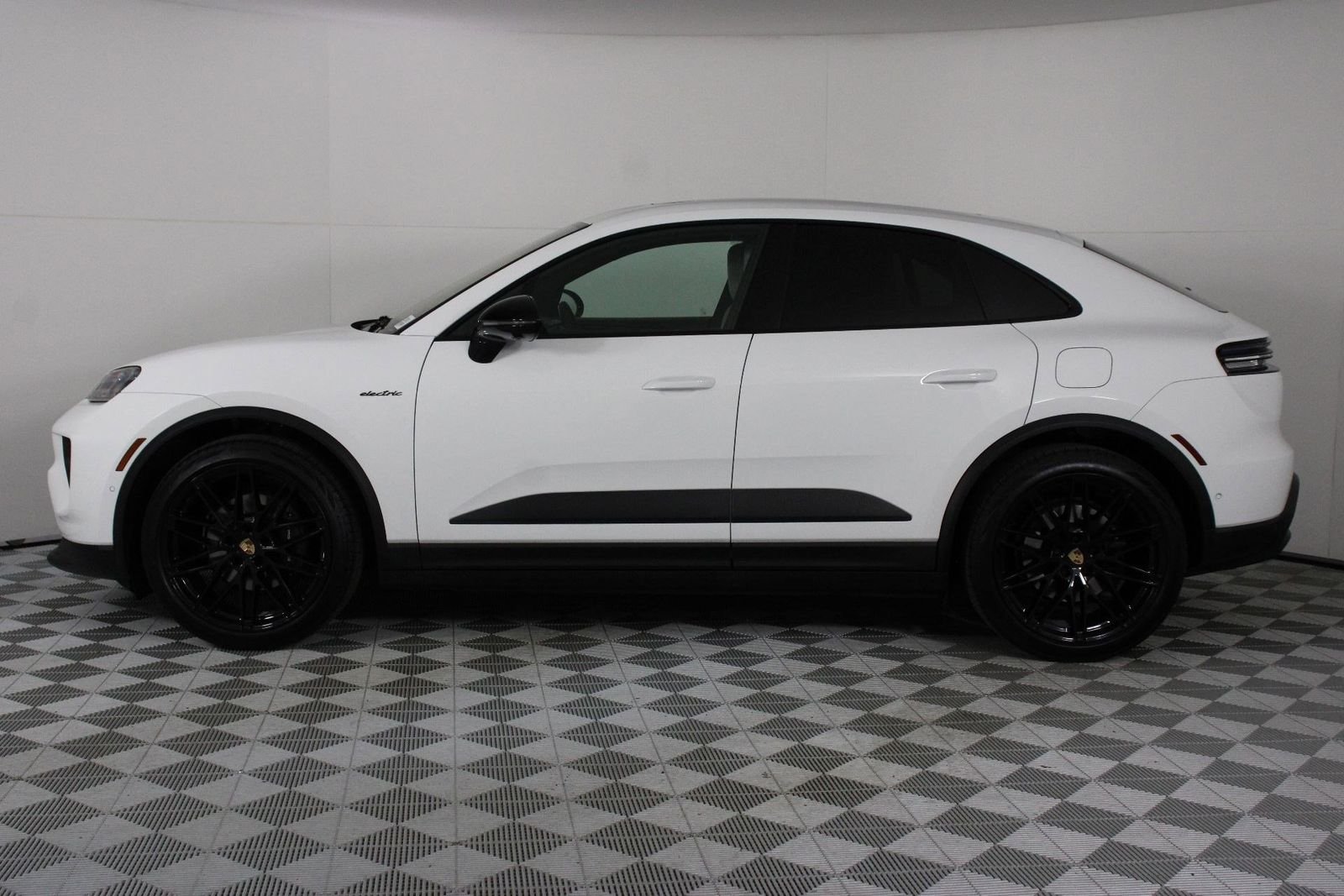 Certified 2025 Porsche Macan Base with VIN WP1AD2XA7SL077738 for sale in Pasadena, CA