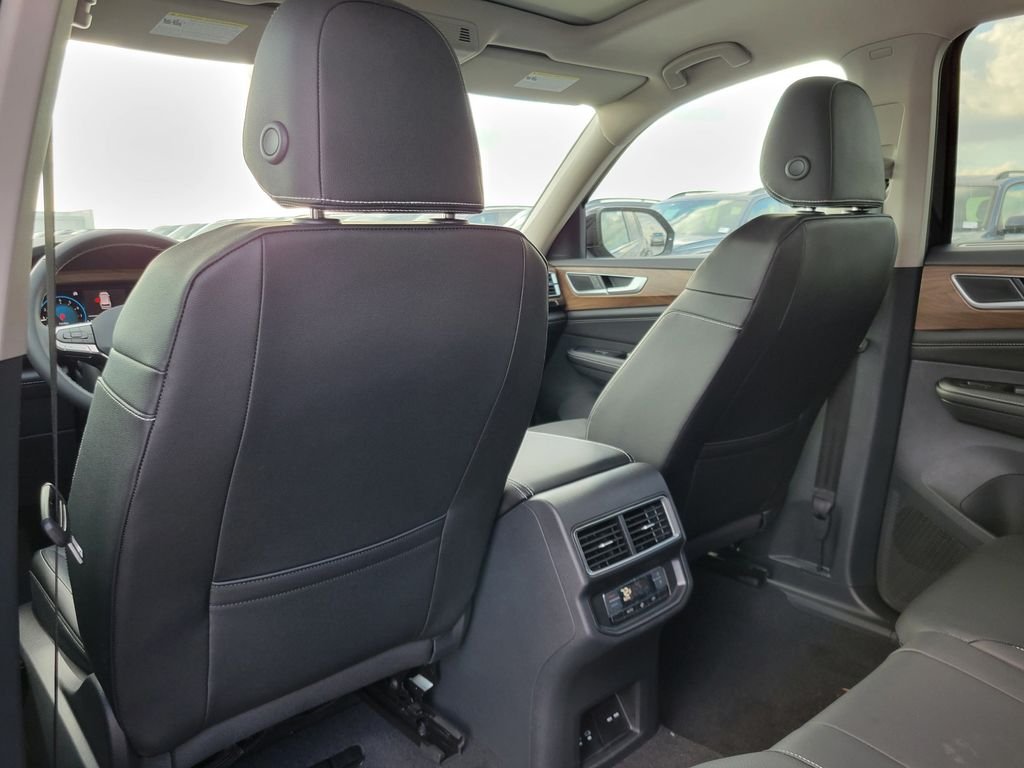 New 2026 Black Volkswagen 2.0T SE w/Technology image 6