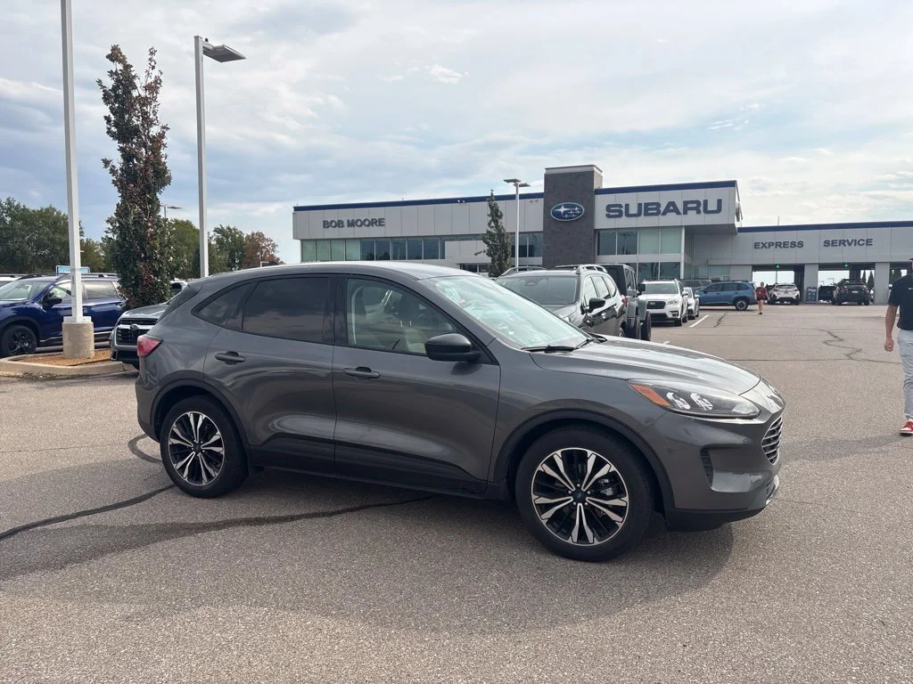 Used 2022 Gray Ford SE image 1