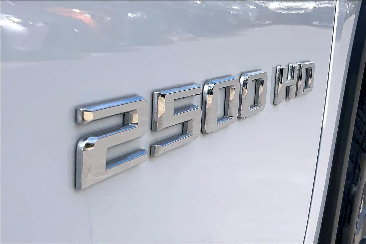 Used 2024 Summit White Chevrolet Custom image 9