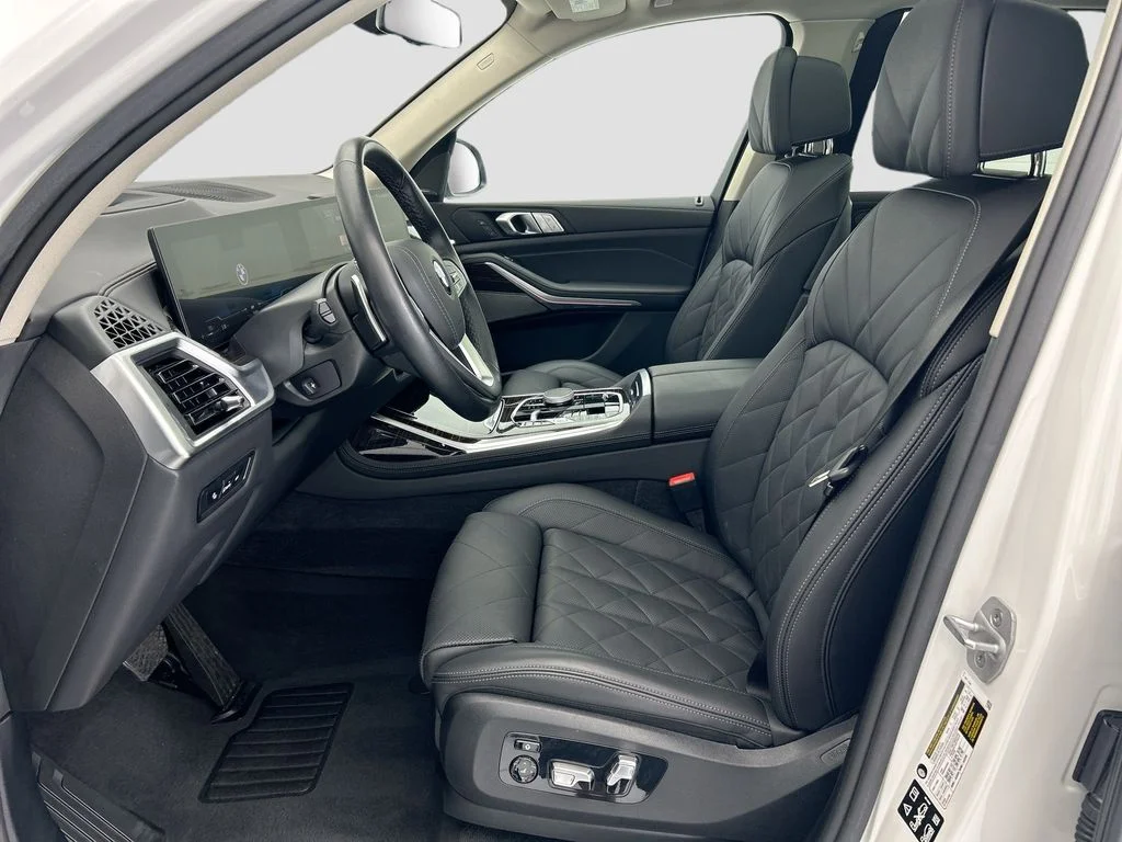 Used 2026 White BMW xDrive40i image 18