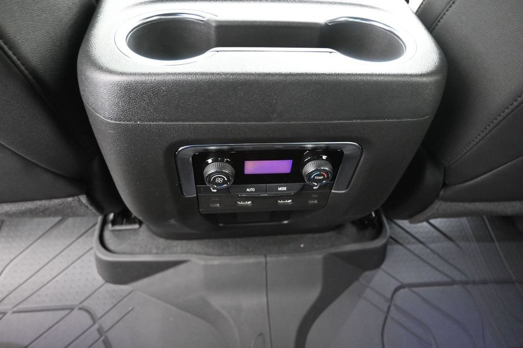 2026 Chevrolet Suburban Premier - Photo 19