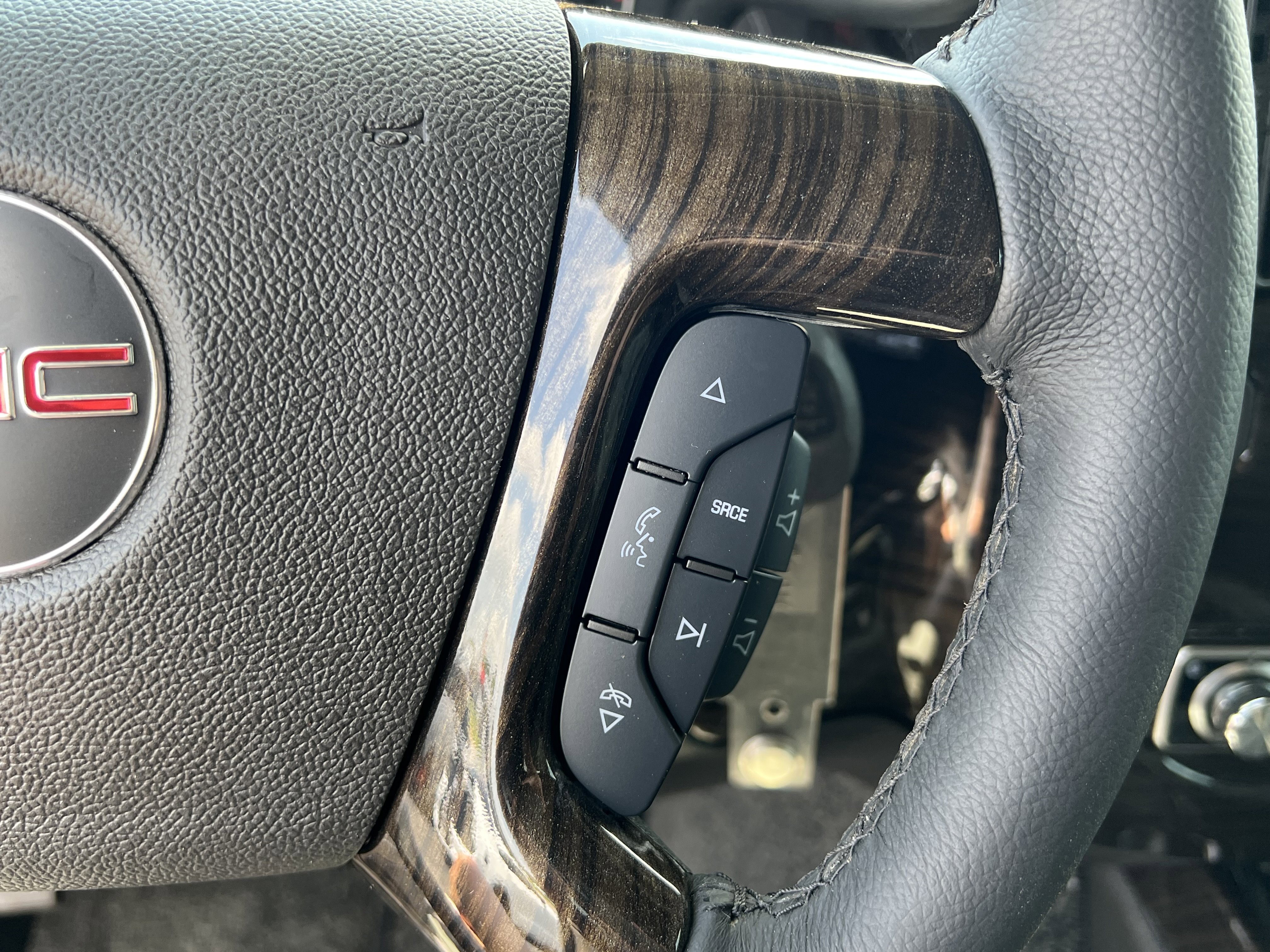 2025 GMC Savana Cargo Work Van - Photo 21
