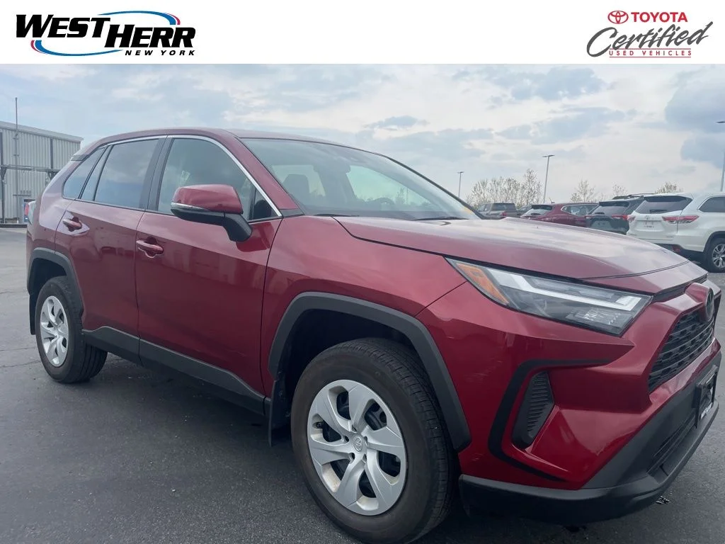 2023 Toyota RAV4 LE AWD's photo