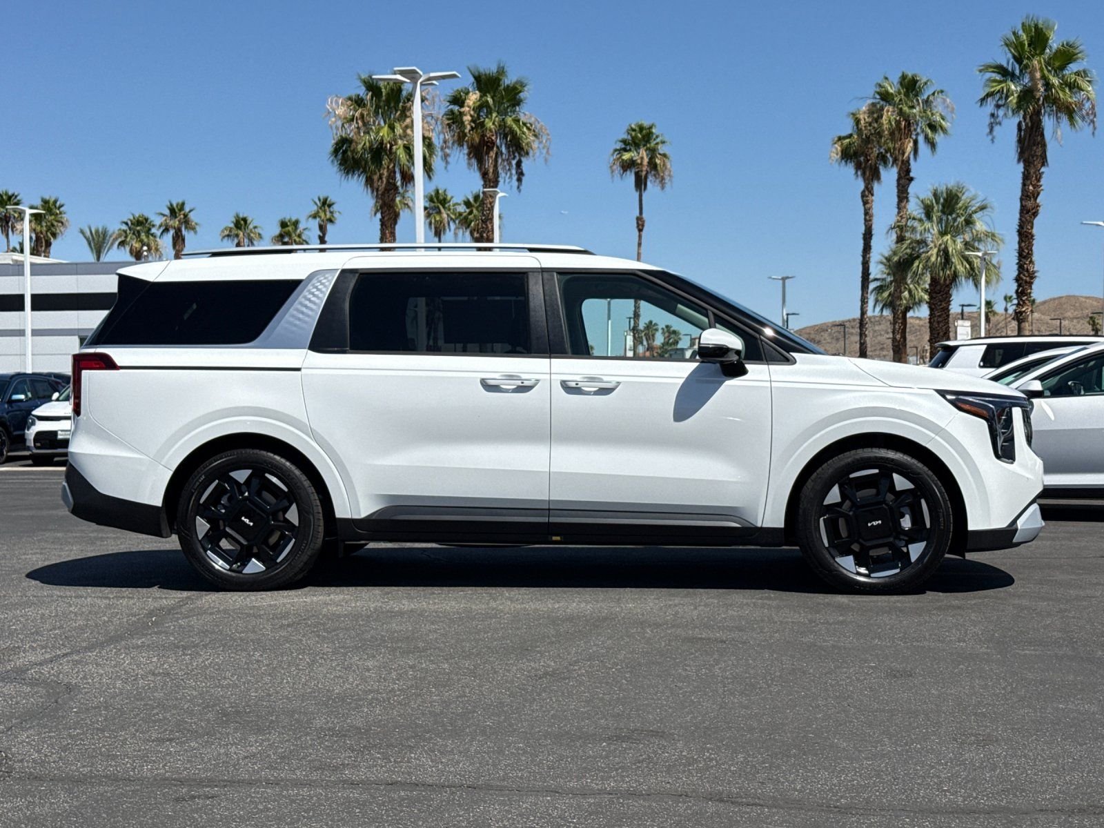 New 2026 Snow White Pearl Kia EX image 2