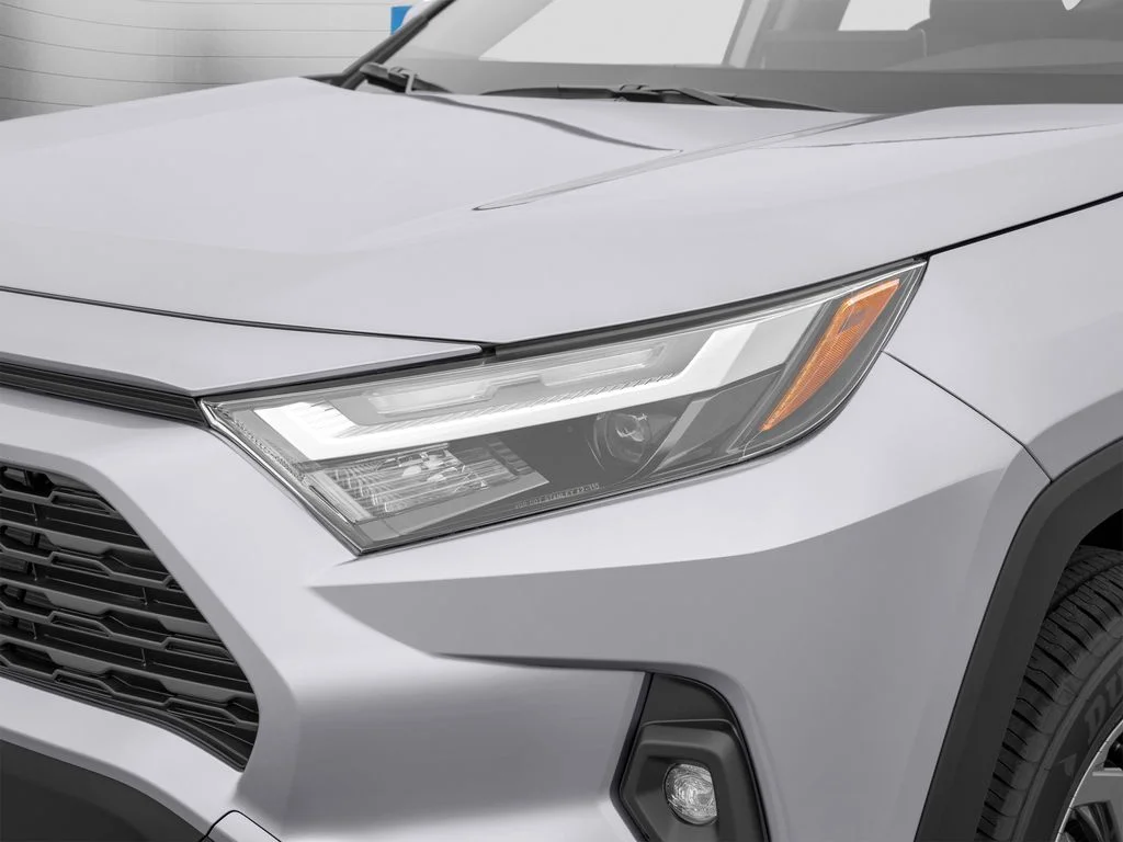 Used 2025 Silver Toyota LE image 15