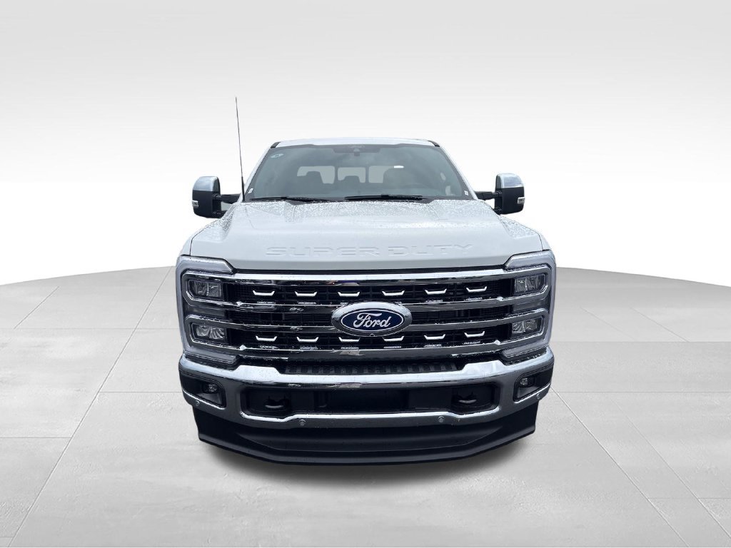 New 2027 Star White Metallic Tri-Coat Ford F-250® Lariat® image 8