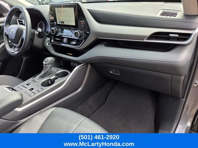 Used 2025 Magnetic Gray Metallic Toyota XLE image 18