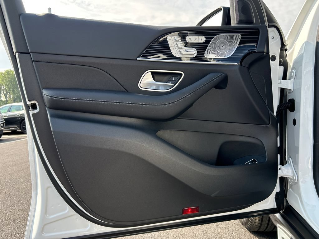 New 2026 Polar White Mercedes-Benz GLS 450 image 49