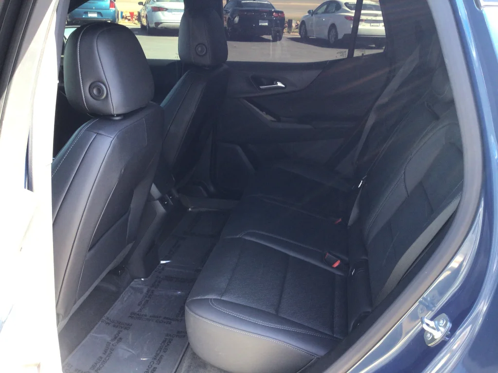 Used 2025 Lakeshore Blue Metallic Chevrolet LT image 8
