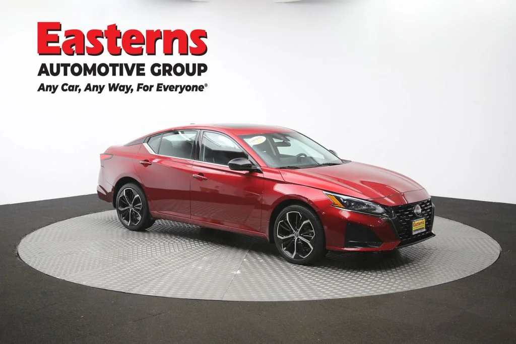 Used 2023 Red Nissan 2.5 SR image 49