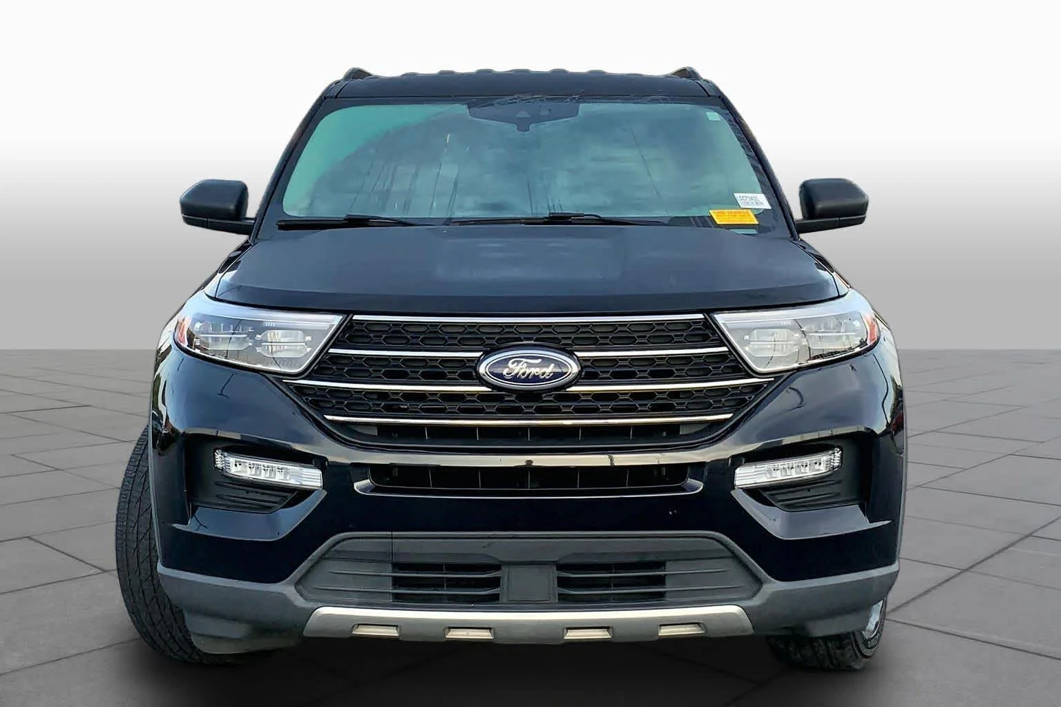 Certified Used 2020 Agate Black Metallic Ford XLT image 4