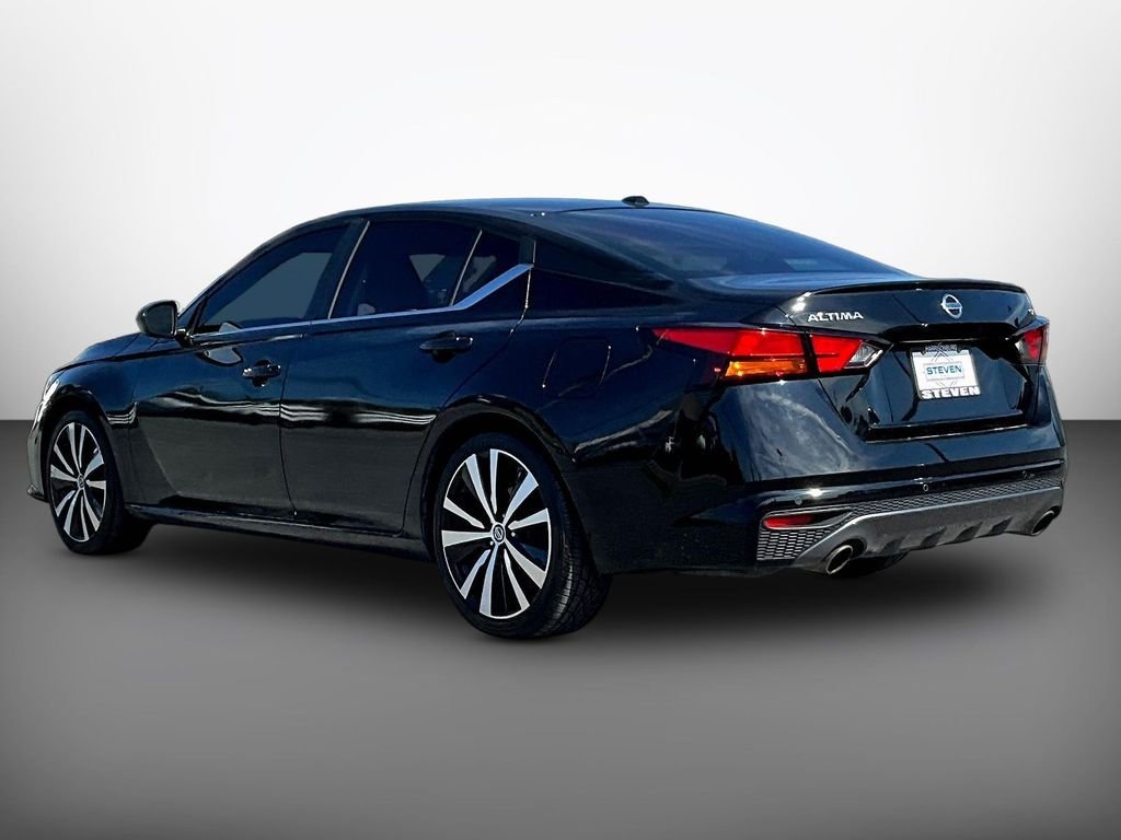 Used 2020 Black Nissan 2.5 SR image 4