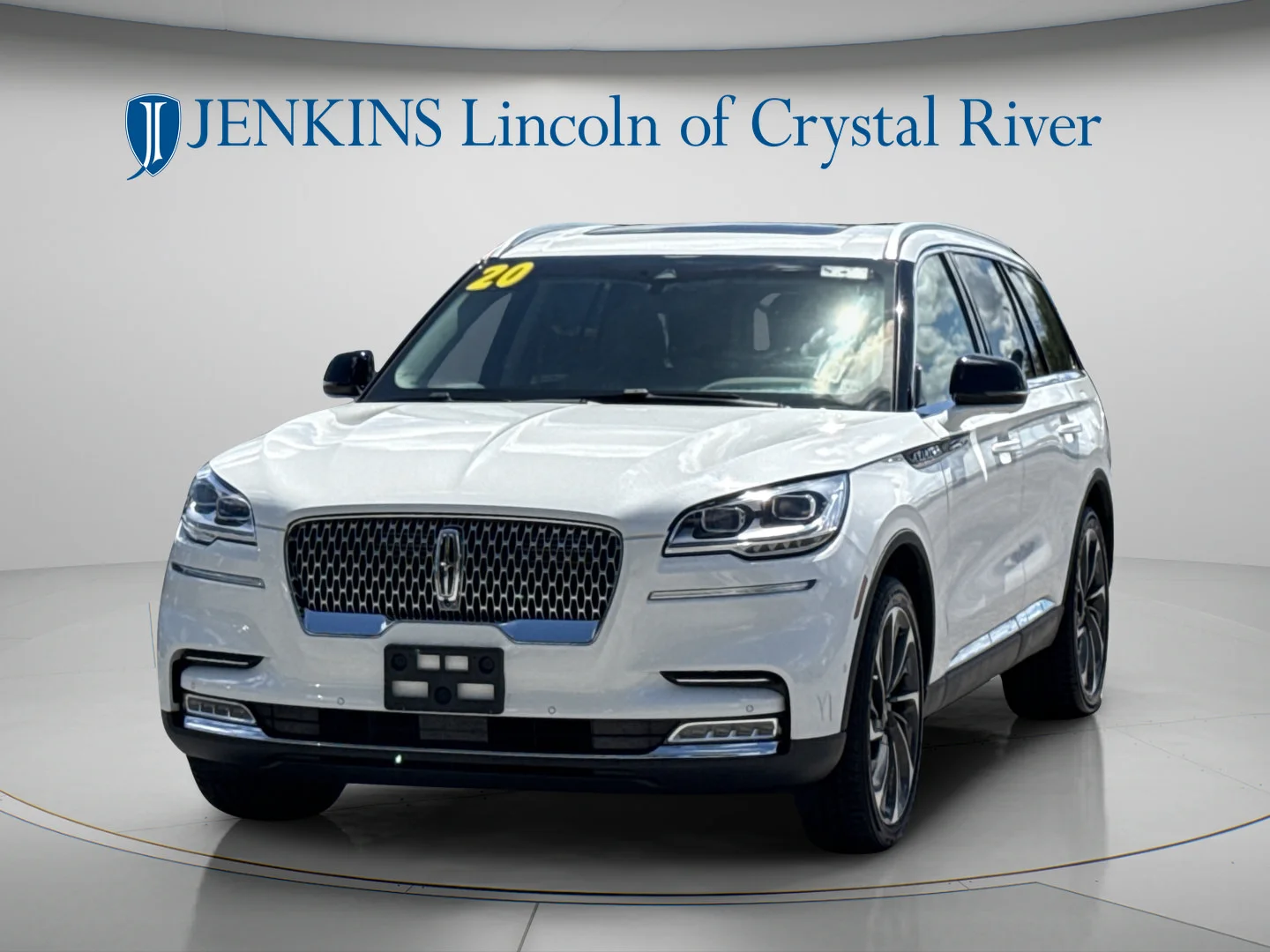 Used 2020 Pristine White Metallic Tri-Coat Lincoln Reserve image 13