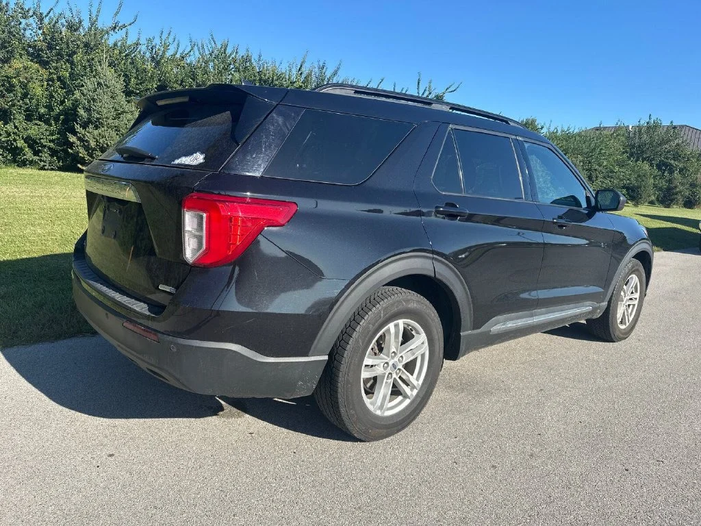 Used 2020 Black Ford XLT image 12