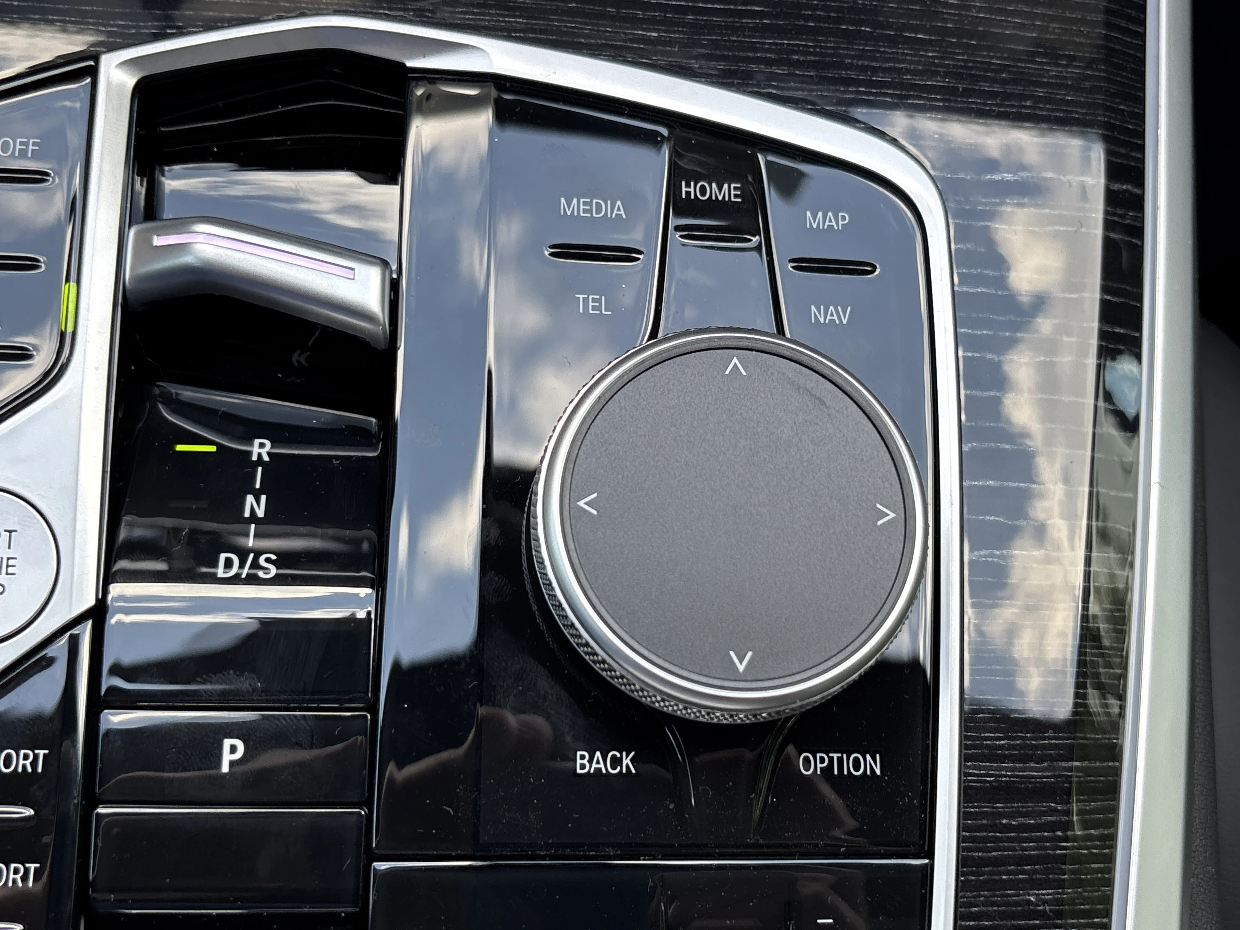New 2026 0416 Carbon Black Metallic BMW xDrive40i image 48