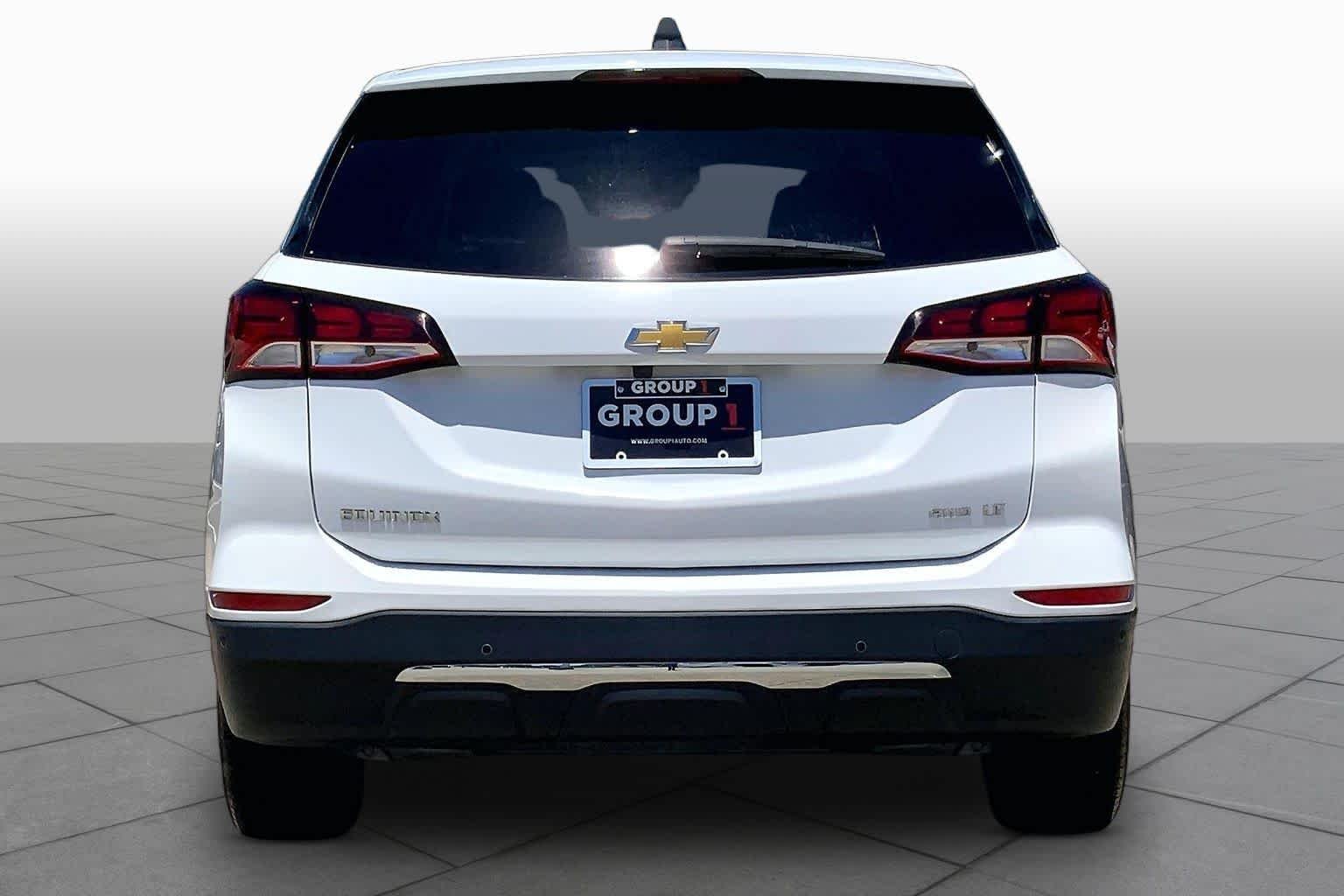 Used 2024 Summit White Chevrolet LT image 5