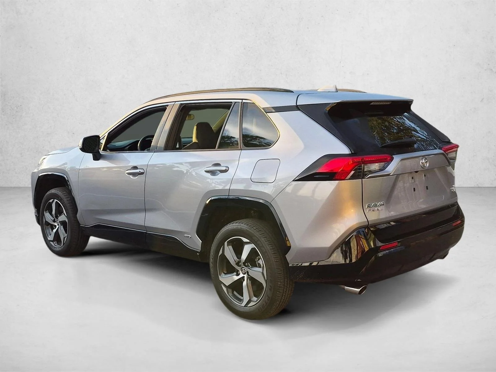 Used 2025 Silver Sky Metallic Toyota SE image 6