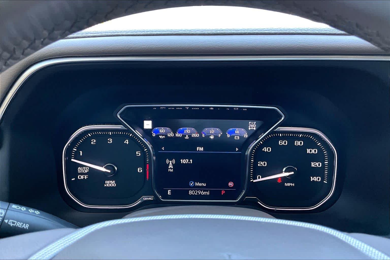 Used 2021 White Frost Tricoat GMC Denali image 23