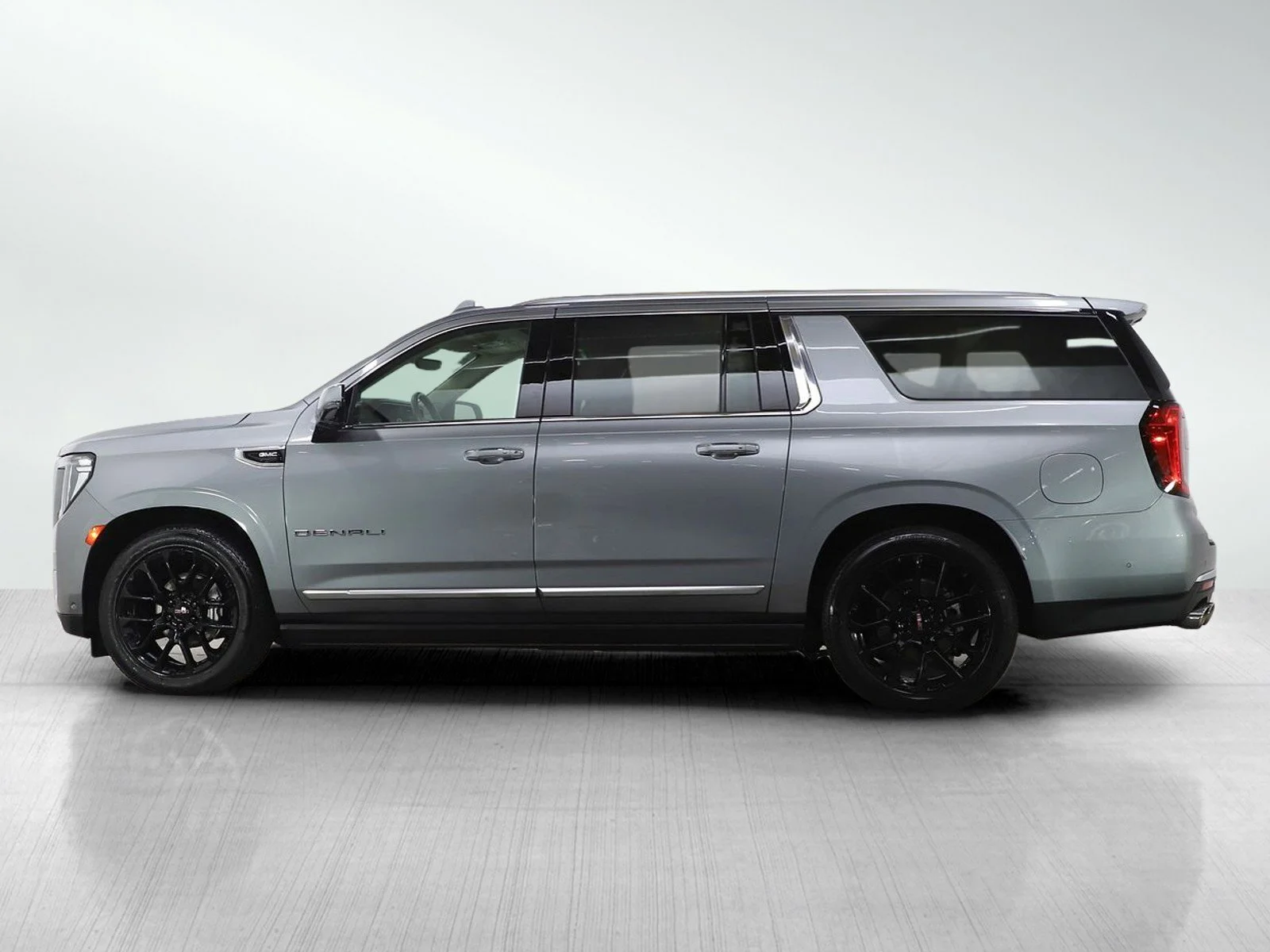 Used 2023 GMC Yukon XL Denali with VIN 1GKS2JKL3PR397519 for sale in White Bear Lake, Minnesota