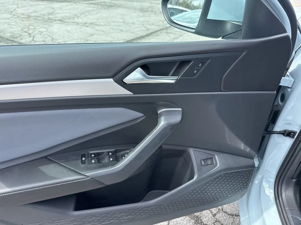 New 2026 Gray Volkswagen 1.5T SE image 17