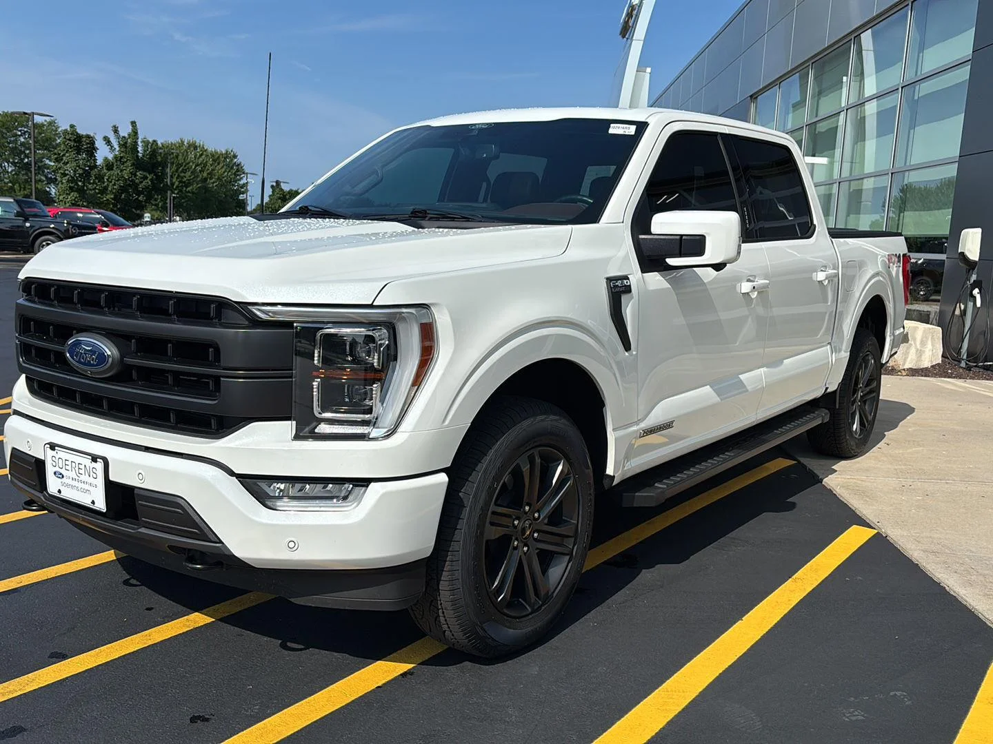 Used 2022 Star White Metallic Tri-Coat Ford LARIAT image 7