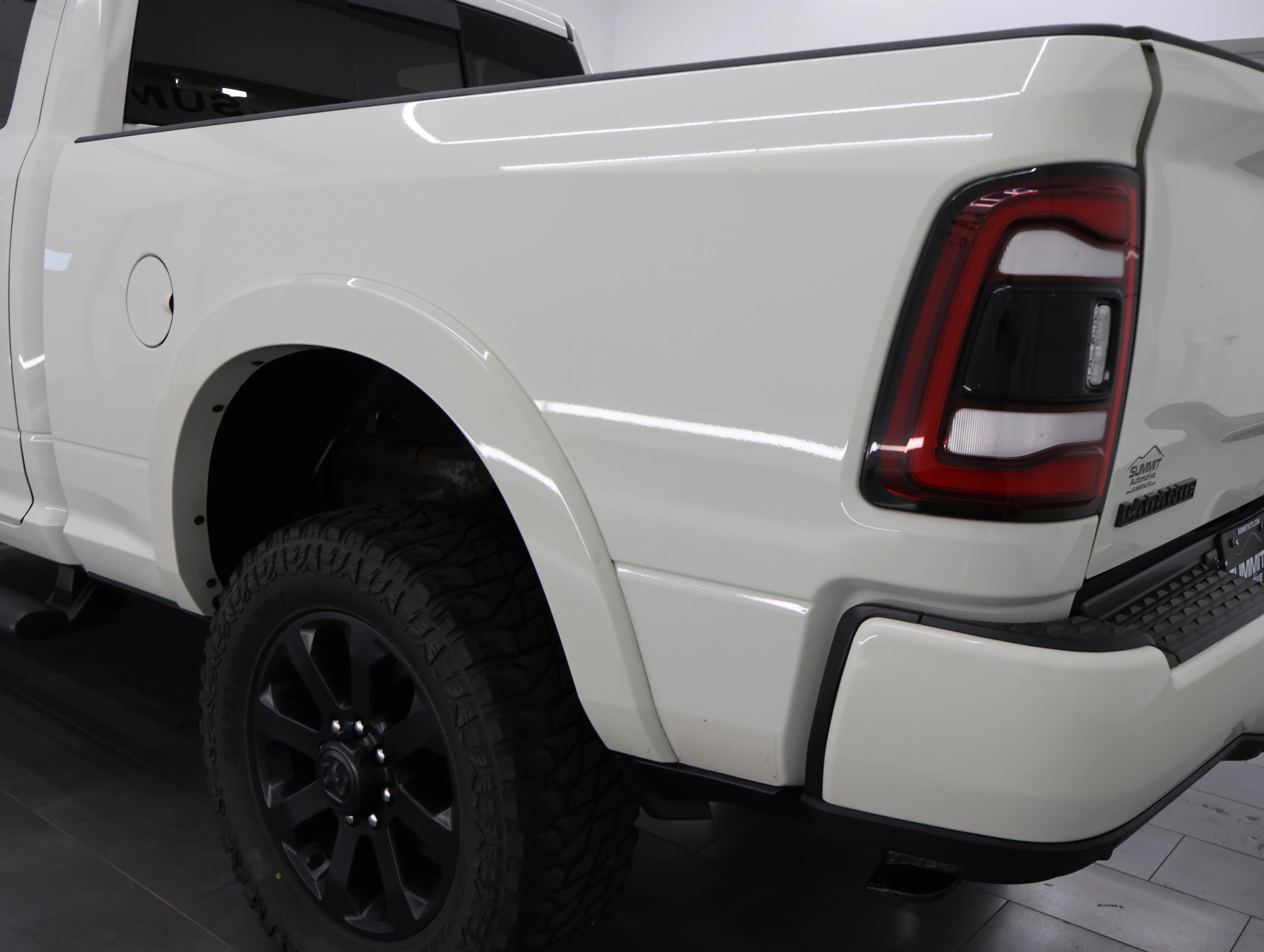 Used 2022 Pearl White Ram Laramie image 32