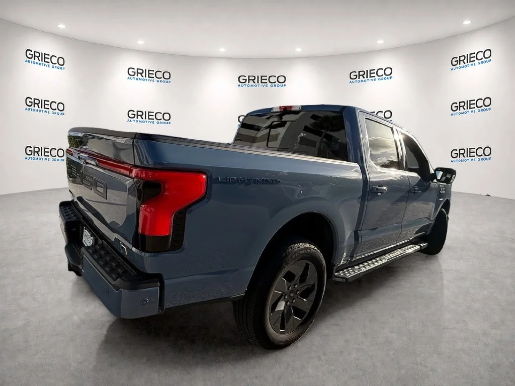 Used 2023 Gray Ford Lariat image 7