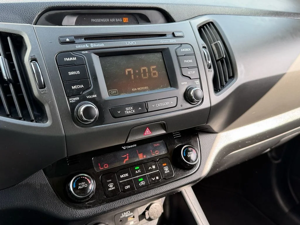 Used 2012 Silver Kia EX image 17