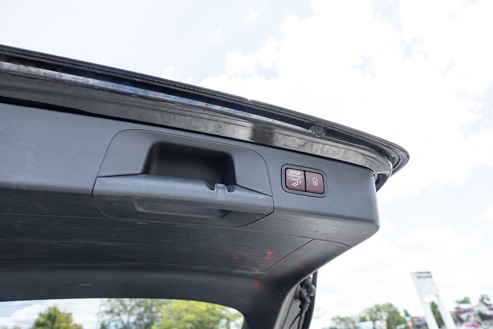Used 2018 Black Mercedes-Benz GLC 300 image 31