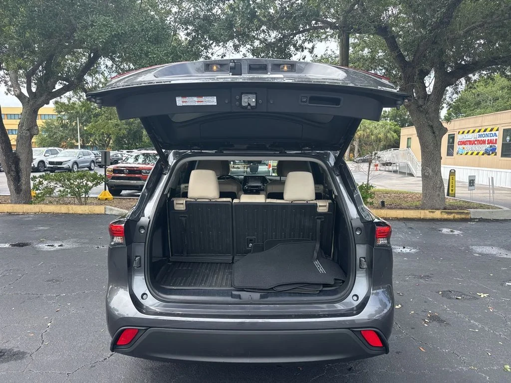 Used 2020 Magnetic Gray Metallic Toyota XLE image 46