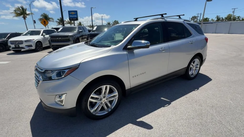 Used 2018 SILVER ICE METALLIC Chevrolet Premier image 4