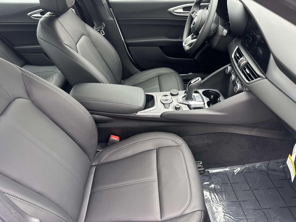 2026 Alfa Romeo Giulia Base - Photo 26
