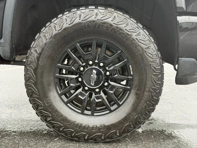 2024 Chevrolet Silverado 2500HD ZR2 - Photo 38