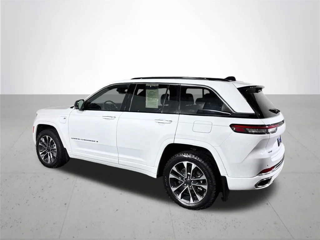 Used 2023 White Jeep Overland 4xe image 8