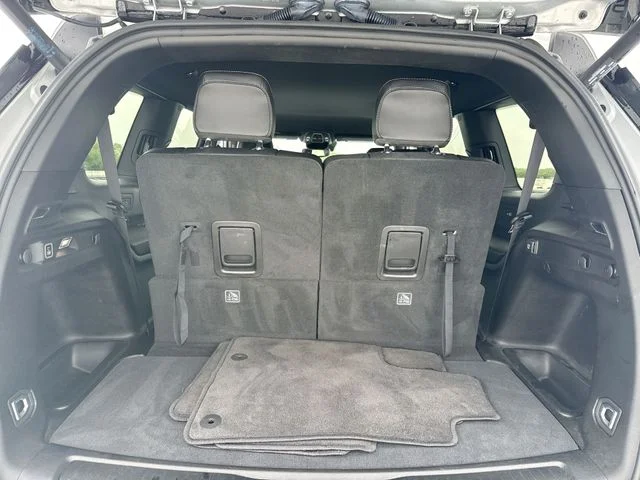 Used 2023 Silver Jeep Altitude image 23