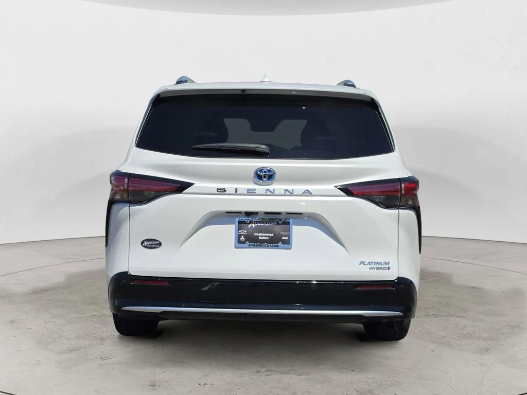 Used 2023  Toyota Platinum image 4