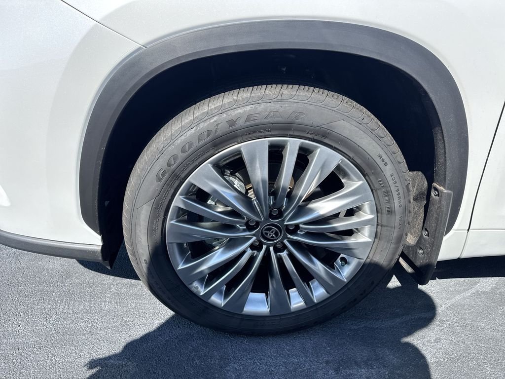 Used 2026 Beige Toyota Platinum image 10