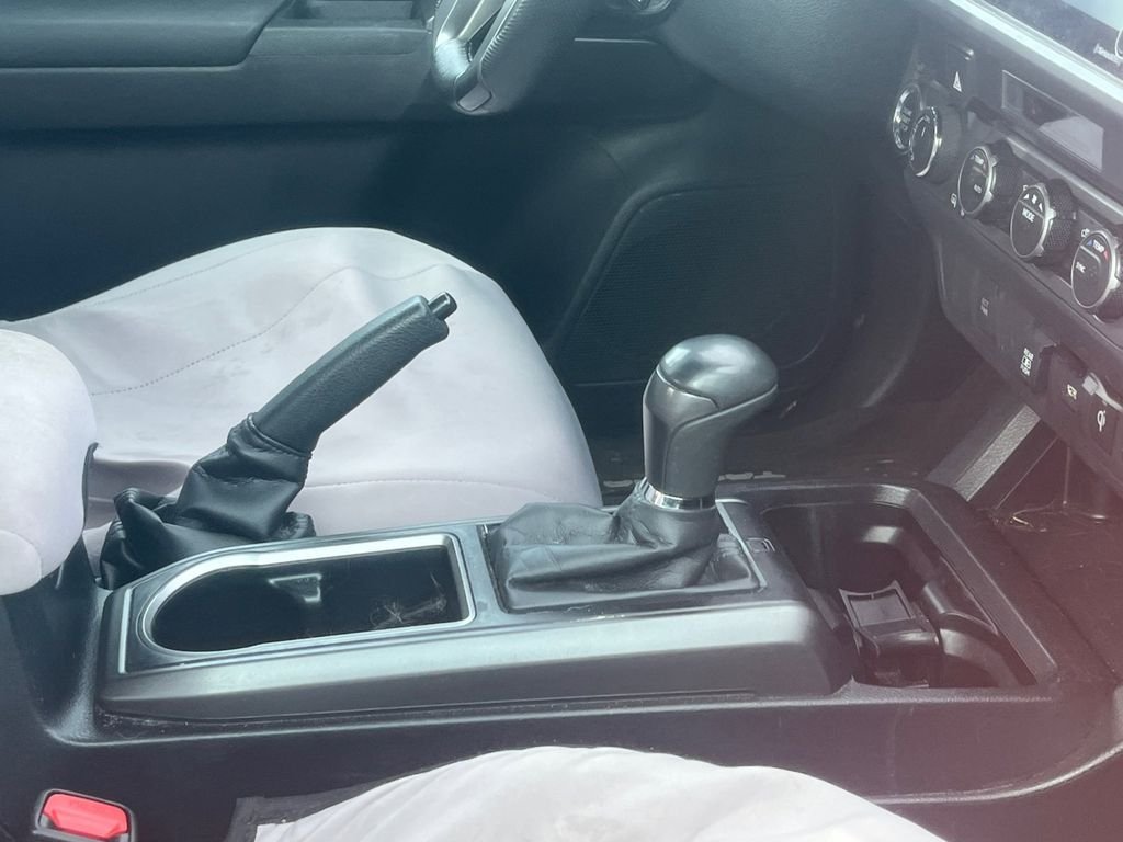 Used 2021  Toyota TRD Off-Road image 6