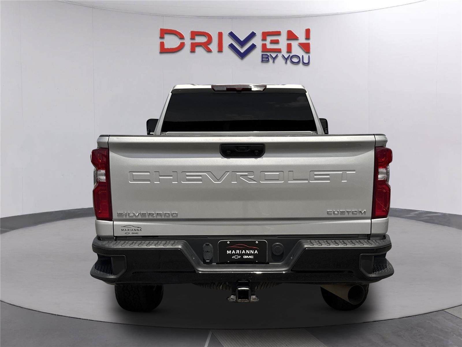 Certified Used 2021 SILVER ICE METALLIC Chevrolet Custom image 5