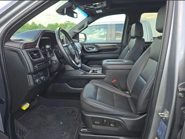 Used 2023 Gray Chevrolet Z71 image 6