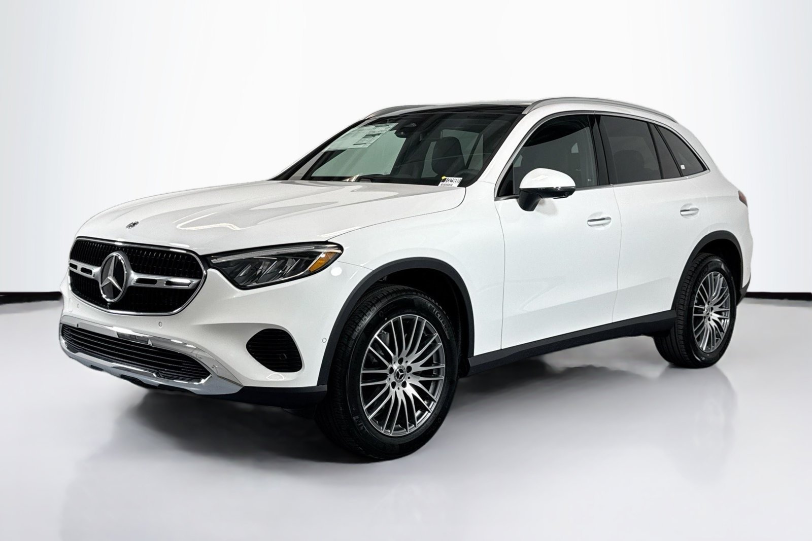 New 2026 Polar White Mercedes-Benz GLC 300 image 1