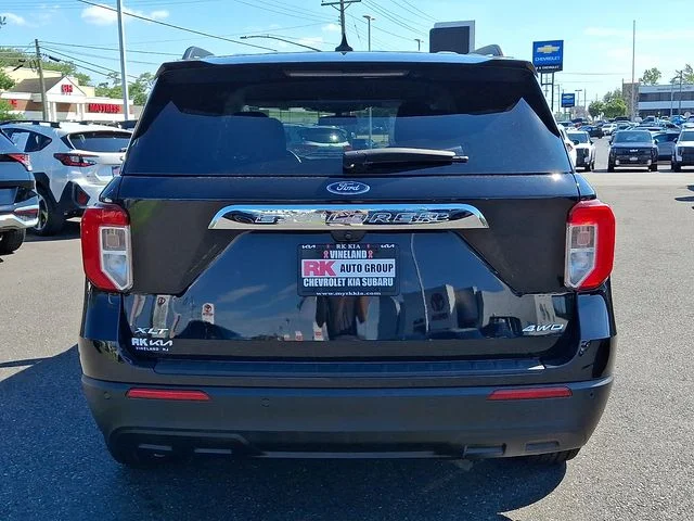 Used 2021 Black Ford XLT image 6