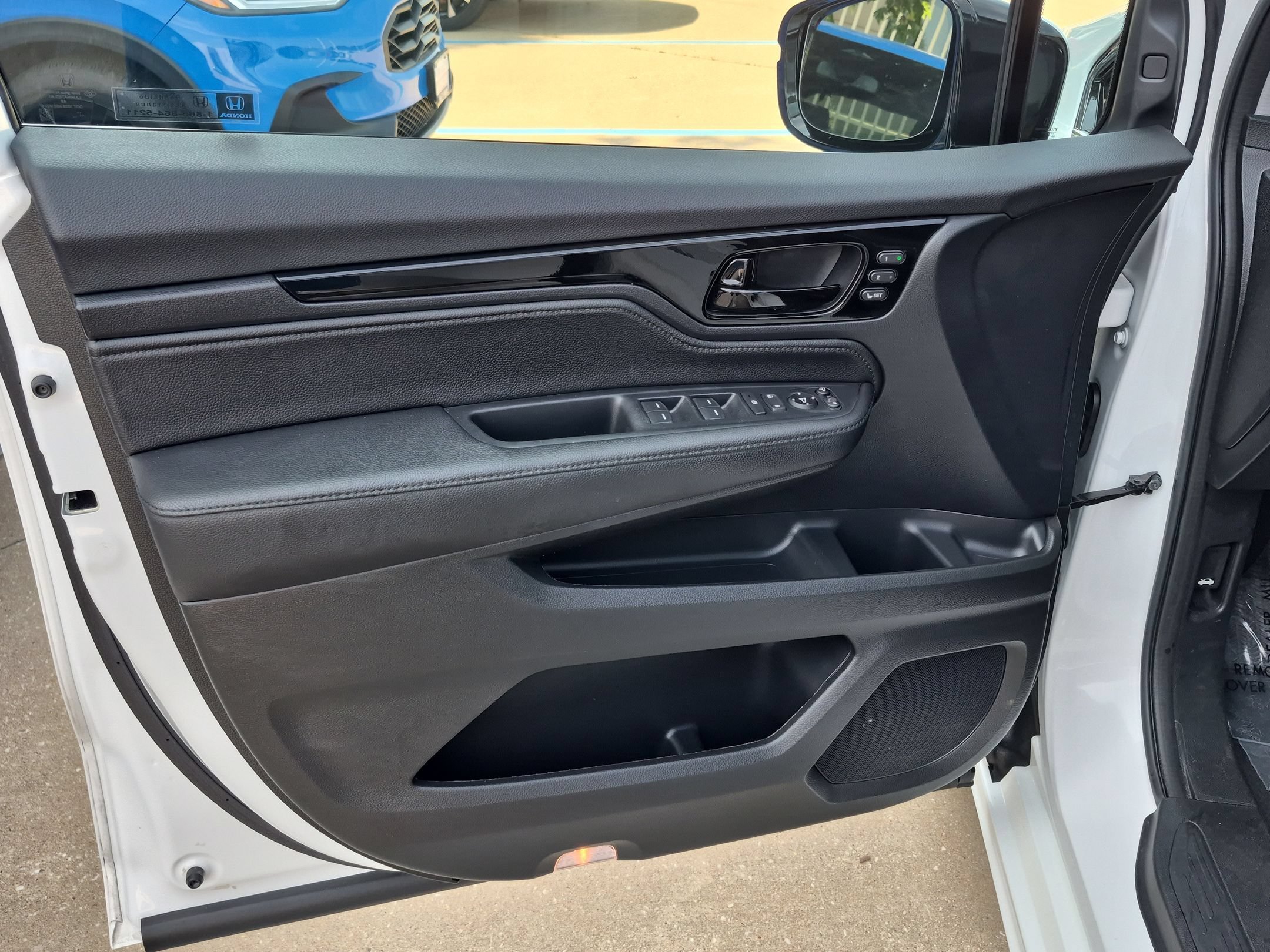 2024 Honda Odyssey Elite - Photo 12